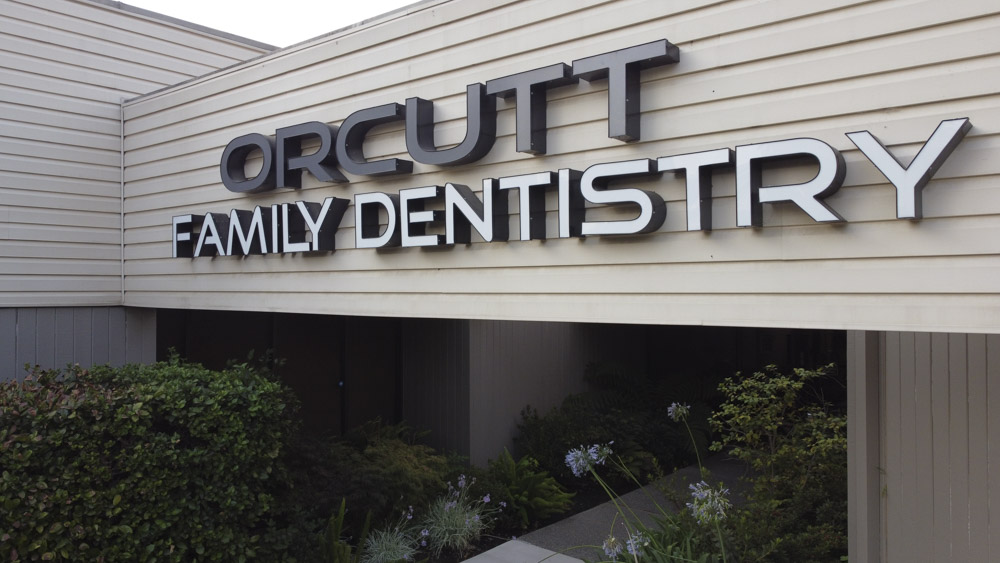 photo of orcutt family dentistry in fair oaks California exterior of dental office